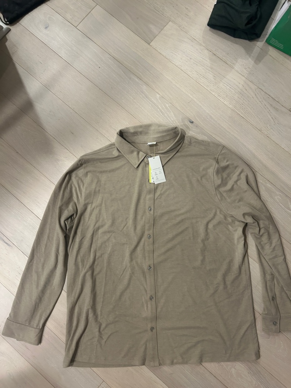 all in motion Mens Long-Sleeve Button Down Shirt Taupe